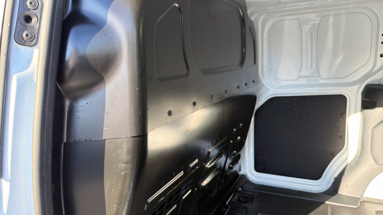 Ford Transit Courier E-Transit Courier 100kW 43kWh Trend Van Auto